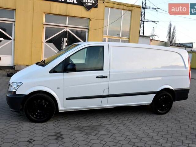 Белый Мерседес Вито, объемом двигателя 2.15 л и пробегом 357 тыс. км за 8999 $, фото 7 на Automoto.ua