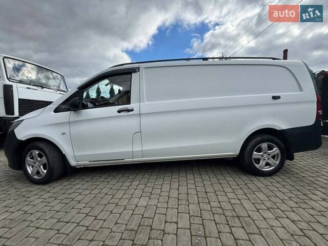 Белый Мерседес Вито, объемом двигателя 2.14 л и пробегом 270 тыс. км за 15900 $, фото 2 на Automoto.ua