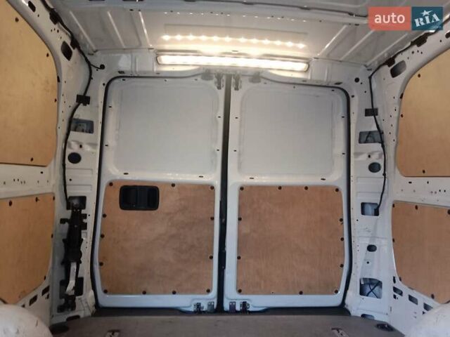Белый Мерседес Вито, объемом двигателя 1.6 л и пробегом 137 тыс. км за 15100 $, фото 17 на Automoto.ua