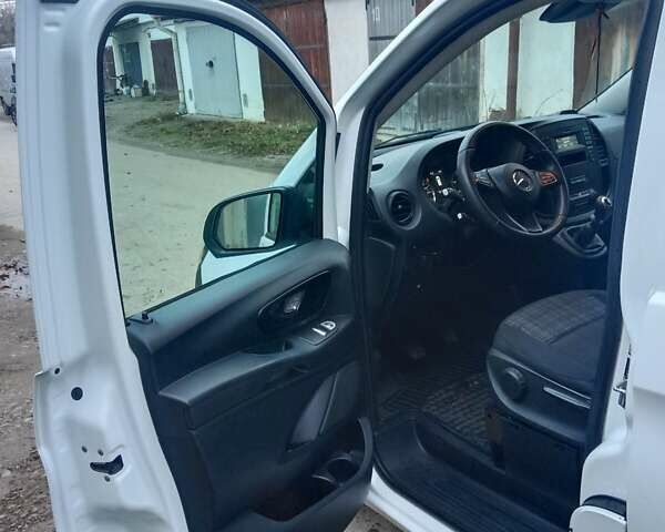 Белый Мерседес Вито, объемом двигателя 1.6 л и пробегом 137 тыс. км за 15100 $, фото 6 на Automoto.ua