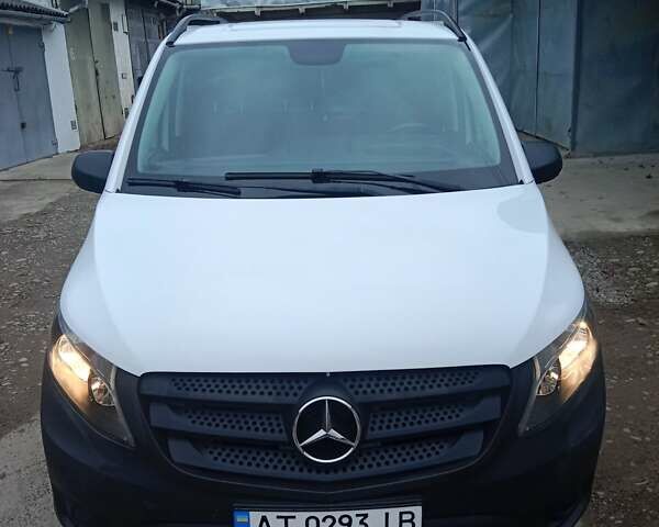 Белый Мерседес Вито, объемом двигателя 1.6 л и пробегом 137 тыс. км за 15100 $, фото 2 на Automoto.ua