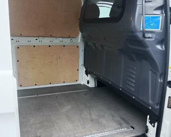 Белый Мерседес Вито, объемом двигателя 1.6 л и пробегом 137 тыс. км за 15100 $, фото 15 на Automoto.ua