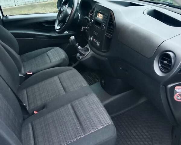 Белый Мерседес Вито, объемом двигателя 1.6 л и пробегом 137 тыс. км за 15100 $, фото 9 на Automoto.ua