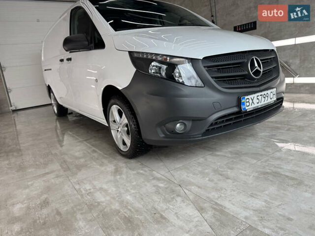 Белый Мерседес Вито, объемом двигателя 2.14 л и пробегом 143 тыс. км за 15999 $, фото 4 на Automoto.ua