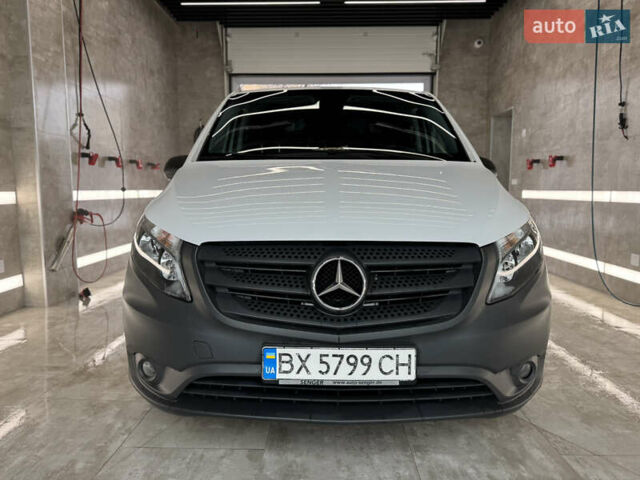 Белый Мерседес Вито, объемом двигателя 2.14 л и пробегом 143 тыс. км за 15999 $, фото 8 на Automoto.ua