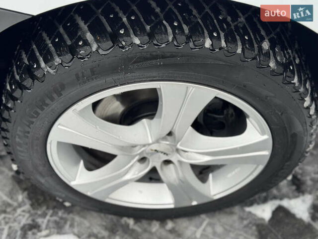 Белый Мерседес Вито, объемом двигателя 2.14 л и пробегом 143 тыс. км за 15999 $, фото 24 на Automoto.ua