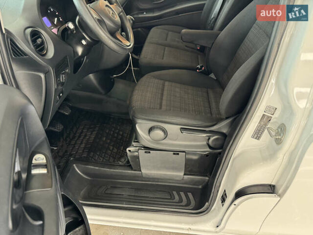 Белый Мерседес Вито, объемом двигателя 2.14 л и пробегом 143 тыс. км за 15999 $, фото 13 на Automoto.ua