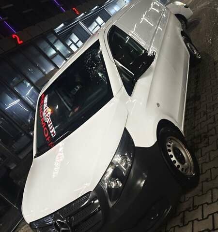 Белый Мерседес Вито, объемом двигателя 2.14 л и пробегом 440 тыс. км за 21500 $, фото 5 на Automoto.ua