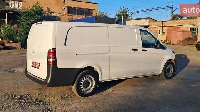 Білий Мерседес Віто, об'ємом двигуна 2.15 л та пробігом 319 тис. км за 18900 $, фото 15 на Automoto.ua