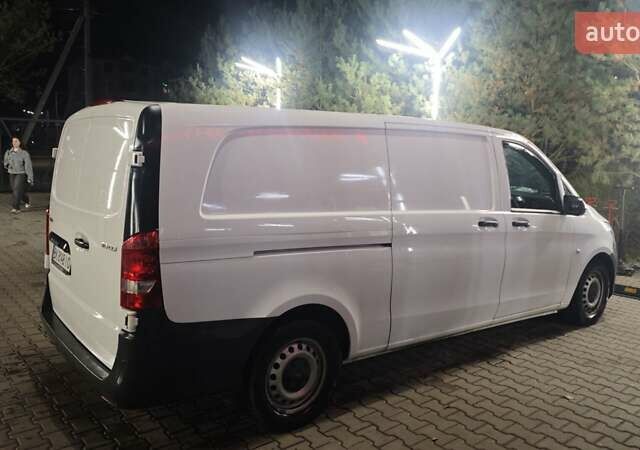 Белый Мерседес Вито, объемом двигателя 2.14 л и пробегом 440 тыс. км за 21500 $, фото 6 на Automoto.ua