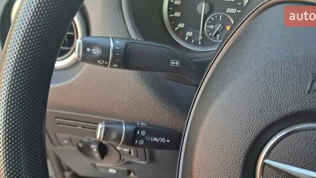 Білий Мерседес Віто, об'ємом двигуна 2.15 л та пробігом 319 тис. км за 18900 $, фото 22 на Automoto.ua