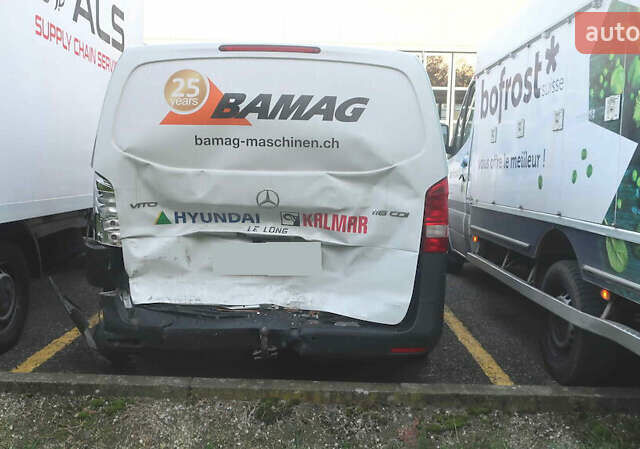 Белый Мерседес Вито, объемом двигателя 2.2 л и пробегом 187 тыс. км за 13500 $, фото 9 на Automoto.ua