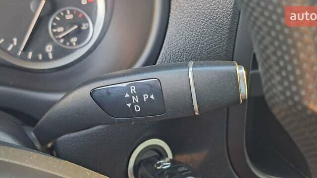 Білий Мерседес Віто, об'ємом двигуна 2.15 л та пробігом 319 тис. км за 18900 $, фото 23 на Automoto.ua