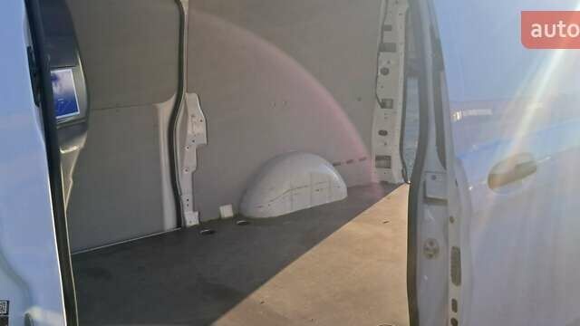 Білий Мерседес Віто, об'ємом двигуна 2.15 л та пробігом 319 тис. км за 18900 $, фото 39 на Automoto.ua