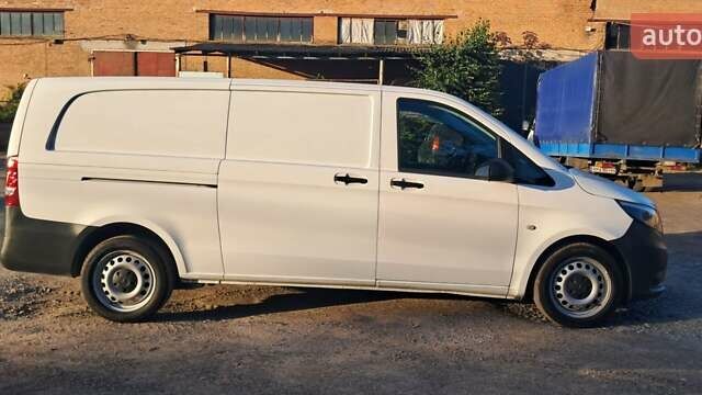 Білий Мерседес Віто, об'ємом двигуна 2.15 л та пробігом 319 тис. км за 18900 $, фото 17 на Automoto.ua