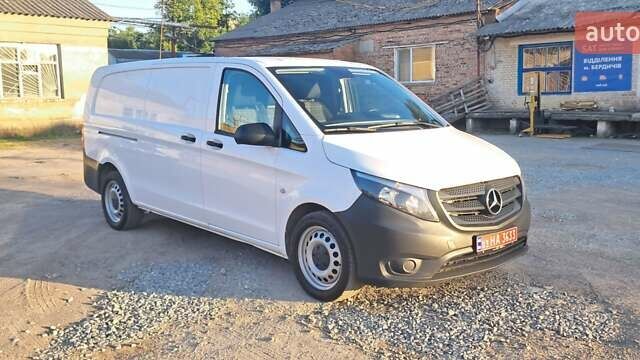 Білий Мерседес Віто, об'ємом двигуна 2.15 л та пробігом 319 тис. км за 18900 $, фото 5 на Automoto.ua