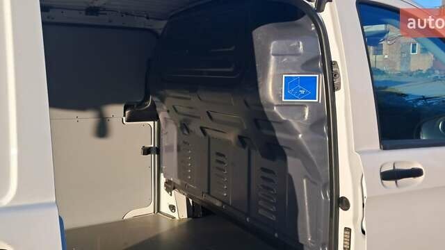 Білий Мерседес Віто, об'ємом двигуна 2.15 л та пробігом 319 тис. км за 18900 $, фото 40 на Automoto.ua