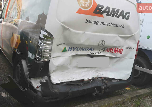 Белый Мерседес Вито, объемом двигателя 2.2 л и пробегом 187 тыс. км за 13500 $, фото 8 на Automoto.ua