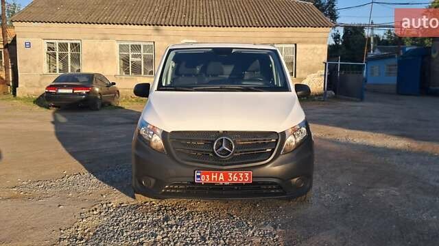 Білий Мерседес Віто, об'ємом двигуна 2.15 л та пробігом 319 тис. км за 18900 $, фото 4 на Automoto.ua
