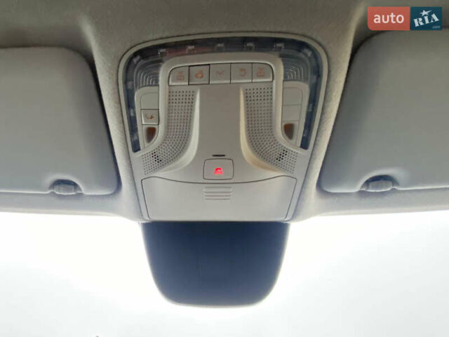 Белый Мерседес Вито, объемом двигателя 2.15 л и пробегом 195 тыс. км за 20700 $, фото 17 на Automoto.ua
