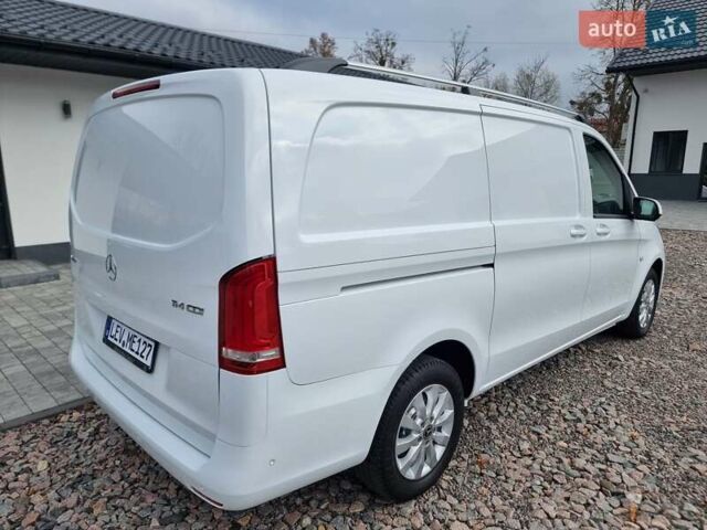 Белый Мерседес Вито, объемом двигателя 2 л и пробегом 210 тыс. км за 22900 $, фото 3 на Automoto.ua