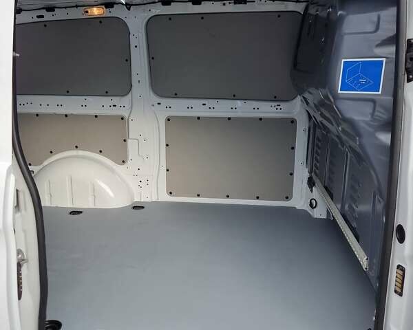 Белый Мерседес Вито, объемом двигателя 2 л и пробегом 210 тыс. км за 22900 $, фото 29 на Automoto.ua