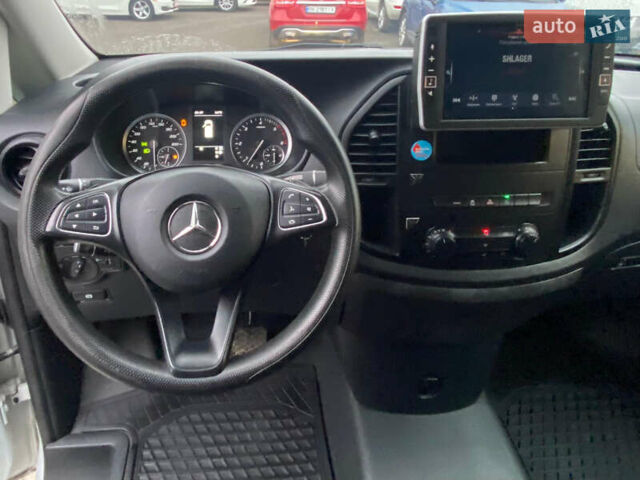 Білий Мерседес Віто, об'ємом двигуна 2.15 л та пробігом 195 тис. км за 20700 $, фото 8 на Automoto.ua