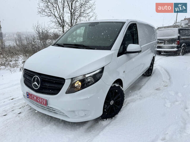 Белый Мерседес Вито, объемом двигателя 2.14 л и пробегом 230 тыс. км за 20000 $, фото 11 на Automoto.ua