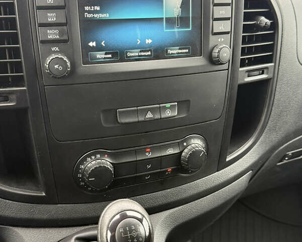 Белый Мерседес Вито, объемом двигателя 1.8 л и пробегом 126 тыс. км за 17777 $, фото 9 на Automoto.ua