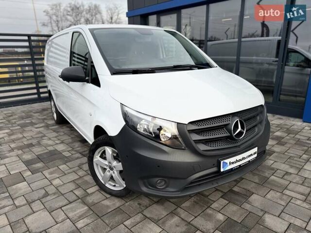 Белый Мерседес Вито, объемом двигателя 2 л и пробегом 186 тыс. км за 25500 $, фото 6 на Automoto.ua