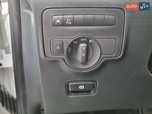 Белый Мерседес Вито, объемом двигателя 2 л и пробегом 210 тыс. км за 22900 $, фото 38 на Automoto.ua