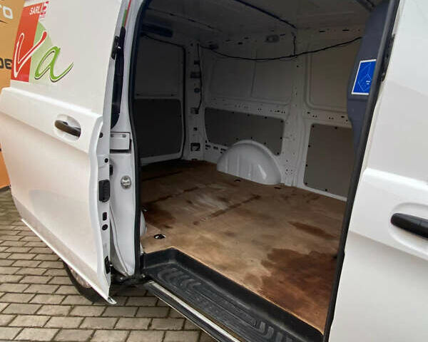 Белый Мерседес Вито, объемом двигателя 2.15 л и пробегом 195 тыс. км за 20700 $, фото 19 на Automoto.ua