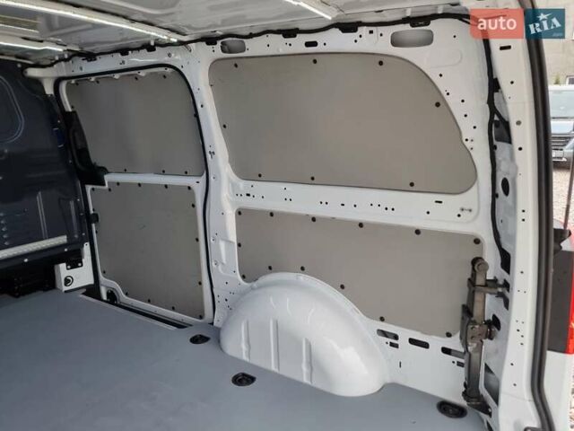 Белый Мерседес Вито, объемом двигателя 2 л и пробегом 210 тыс. км за 22900 $, фото 33 на Automoto.ua