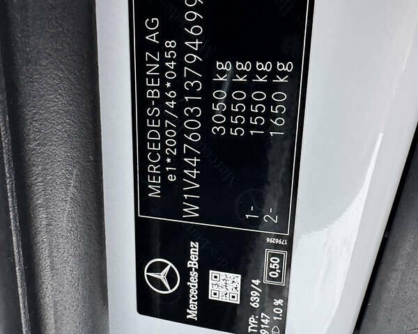 Белый Мерседес Вито, объемом двигателя 2.14 л и пробегом 230 тыс. км за 20000 $, фото 15 на Automoto.ua