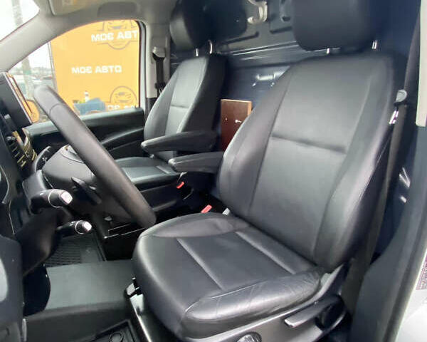 Білий Мерседес Віто, об'ємом двигуна 2.15 л та пробігом 195 тис. км за 20700 $, фото 13 на Automoto.ua