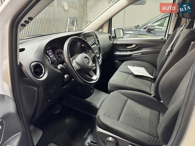 Белый Мерседес Вито, объемом двигателя 2.14 л и пробегом 230 тыс. км за 20000 $, фото 22 на Automoto.ua