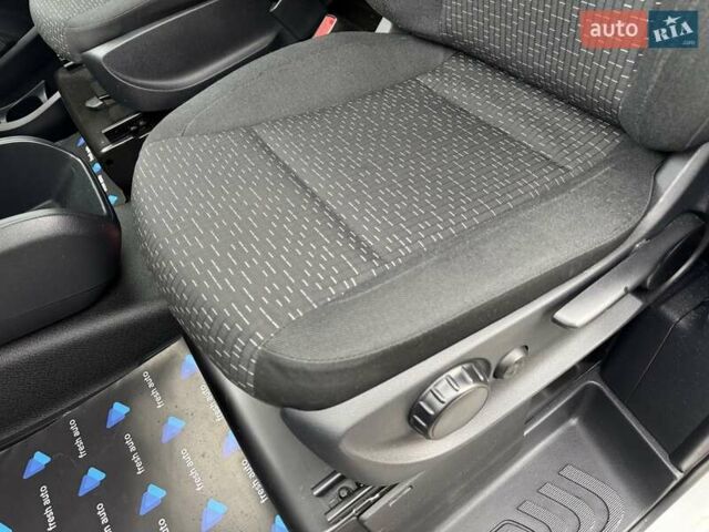 Белый Мерседес Вито, объемом двигателя 2 л и пробегом 186 тыс. км за 25500 $, фото 18 на Automoto.ua