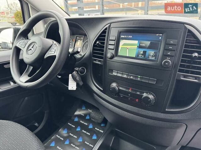 Белый Мерседес Вито, объемом двигателя 2 л и пробегом 186 тыс. км за 25500 $, фото 3 на Automoto.ua