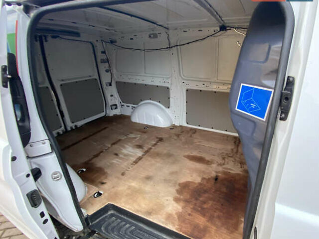 Белый Мерседес Вито, объемом двигателя 2.15 л и пробегом 195 тыс. км за 20700 $, фото 20 на Automoto.ua