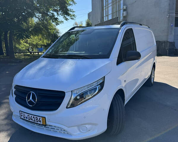 Белый Мерседес Вито, объемом двигателя 2.14 л и пробегом 183 тыс. км за 23499 $, фото 15 на Automoto.ua