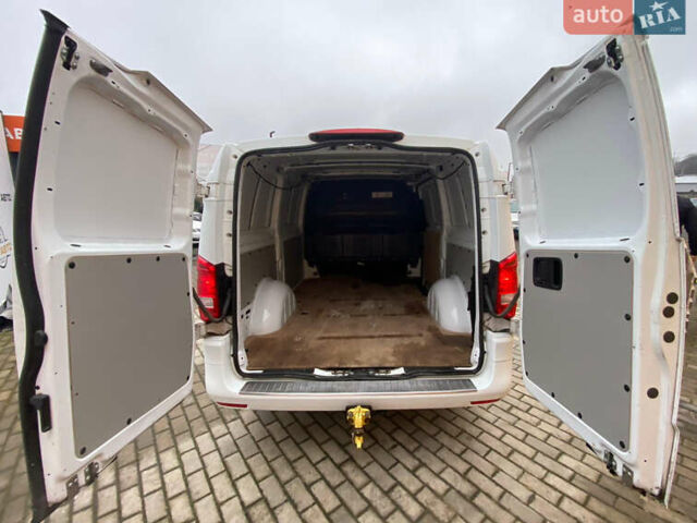 Білий Мерседес Віто, об'ємом двигуна 2.15 л та пробігом 195 тис. км за 20700 $, фото 18 на Automoto.ua