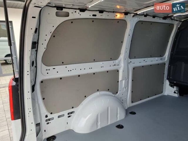 Белый Мерседес Вито, объемом двигателя 2 л и пробегом 210 тыс. км за 22900 $, фото 32 на Automoto.ua
