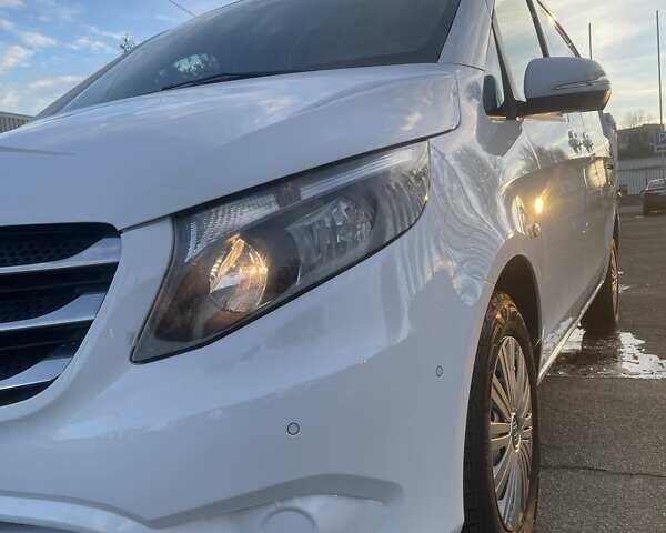 Белый Мерседес Вито, объемом двигателя 1.95 л и пробегом 204 тыс. км за 27000 $, фото 10 на Automoto.ua