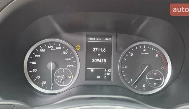 Белый Мерседес Вито, объемом двигателя 2 л и пробегом 209 тыс. км за 24399 $, фото 27 на Automoto.ua