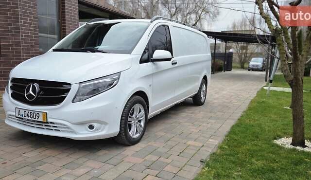 Белый Мерседес Вито, объемом двигателя 2 л и пробегом 209 тыс. км за 24399 $, фото 7 на Automoto.ua