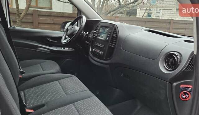 Белый Мерседес Вито, объемом двигателя 2 л и пробегом 209 тыс. км за 24399 $, фото 20 на Automoto.ua