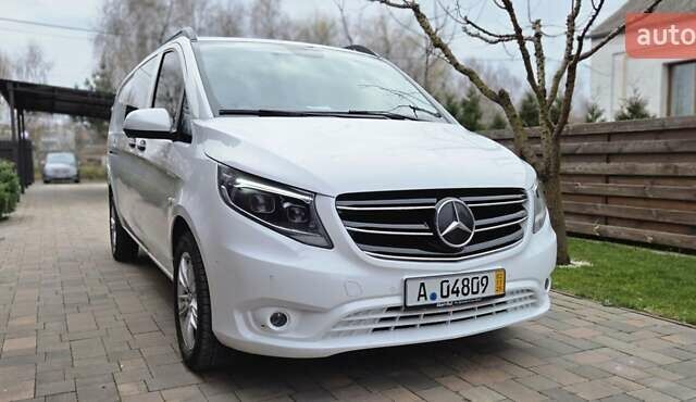 Белый Мерседес Вито, объемом двигателя 2 л и пробегом 209 тыс. км за 24399 $, фото 3 на Automoto.ua