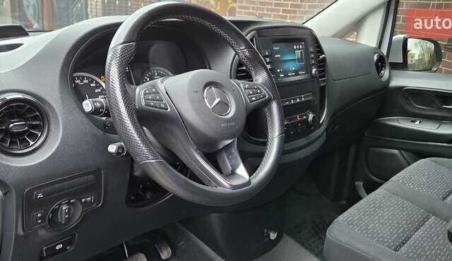 Белый Мерседес Вито, объемом двигателя 2 л и пробегом 209 тыс. км за 24399 $, фото 25 на Automoto.ua