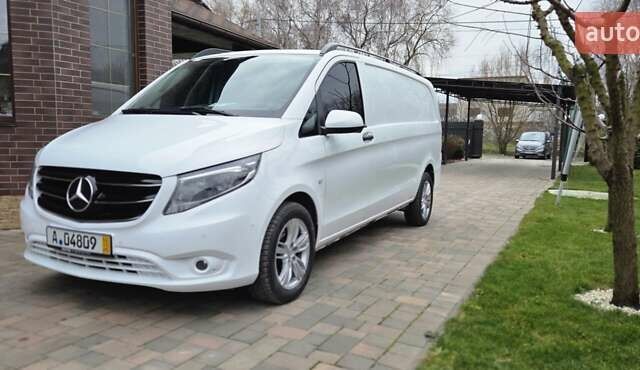 Белый Мерседес Вито, объемом двигателя 2 л и пробегом 209 тыс. км за 24399 $, фото 6 на Automoto.ua