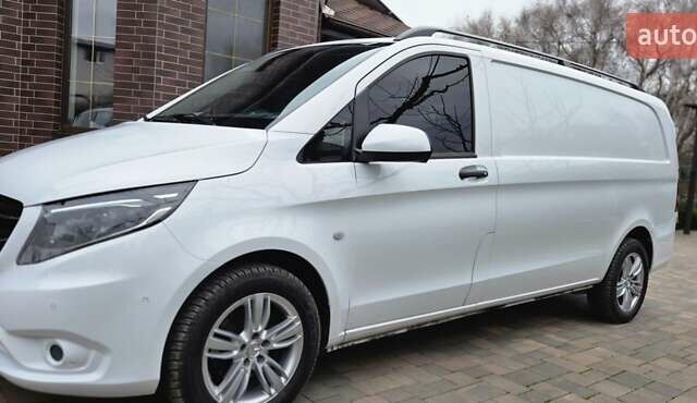 Белый Мерседес Вито, объемом двигателя 2 л и пробегом 209 тыс. км за 24399 $, фото 9 на Automoto.ua